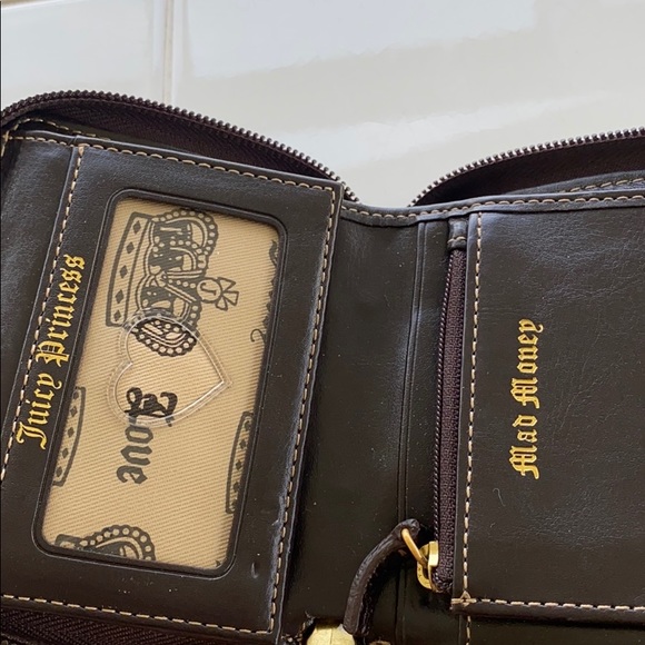 Juicy Couture Brown Velour Zip Wallet - Picture 5 of 8